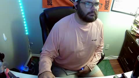 Snapshot of taintnuzzler_13 chatting on September 15, 2025, 5:46 pm TaintNuzzler online show from September 15, 2025, 5:46 pm