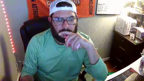 Snapshot of taintnuzzler_13 chatting on September 28, 2025, 8:20 am TaintNuzzler online show from September 28, 2025, 8:20 am