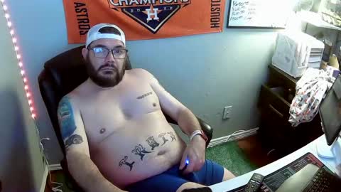 Snapshot of taintnuzzler_13 chatting on October 4, 2025, 7:28 am TaintNuzzler online show from October 4, 2025, 7:28 am