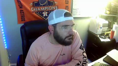 Snapshot of taintnuzzler_13 chatting on October 22, 2025, 8:25 am TaintNuzzler online show from October 22, 2025, 8:25 am