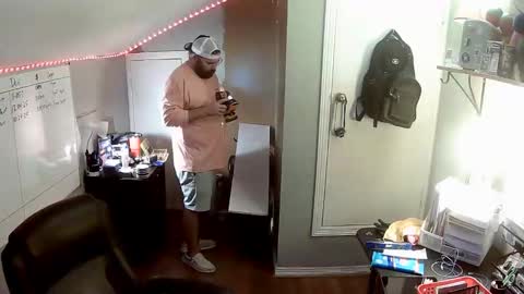 Snapshot of taintnuzzler_13 chatting on October 23, 2025, 6:39 pm TaintNuzzler online show from October 23, 2025, 6:39 pm