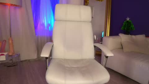 Snapshot of tais_athena chatting on December 27, 2024, 10:48 pm Margo online show from December 27, 2024, 10:48 pm