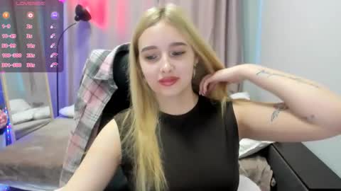 Taisia online show from April 19, 2026, 7:51 am