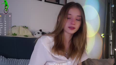 Snapshot of taitehambelton chatting on February 5, 2026, 1:43 am Mia online show from February 5, 2026, 1:43 am