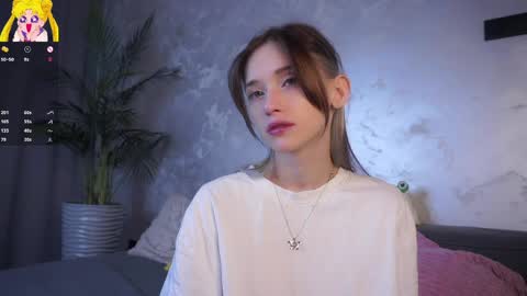 Mia online show from April 12, 2026, 1:54 am