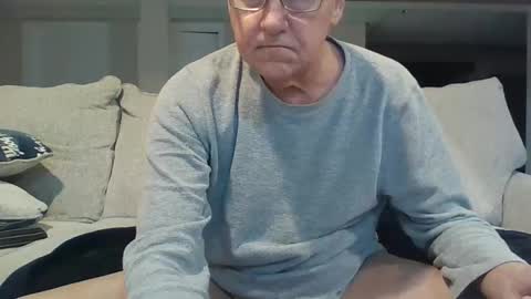 Snapshot of takeitalldown101 chatting on February 15, 2025, 9:16 am takeitalldown101 online show from February 15, 2025, 9:16 am