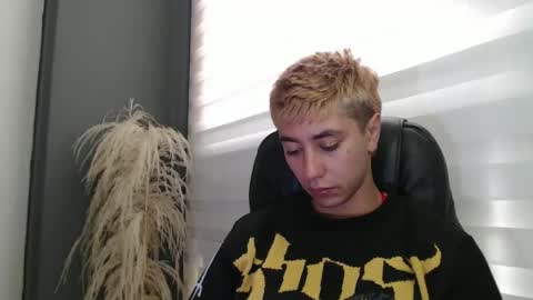 Snapshot of talhi_ chatting on February 7, 2025, 6:45 pm talhi_ online show from February 7, 2025, 6:45 pm