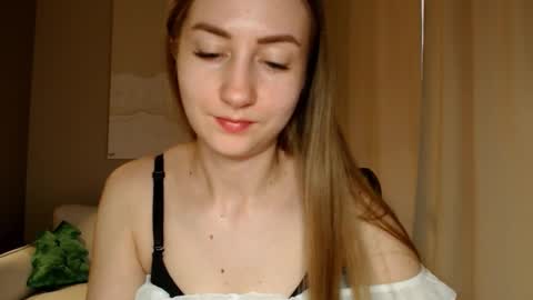 Snapshot of taliiyafiredream chatting on January 8, 2025, 10:37 am Kira online show from January 8, 2025, 10:37 am