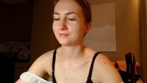 Snapshot of taliiyafiredream chatting on January 14, 2025, 12:14 pm Kira online show from January 14, 2025, 12:14 pm