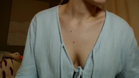 Snapshot of taliiyafiredream chatting on February 5, 2025, 12:38 pm Kira online show from February 5, 2025, 12:38 pm