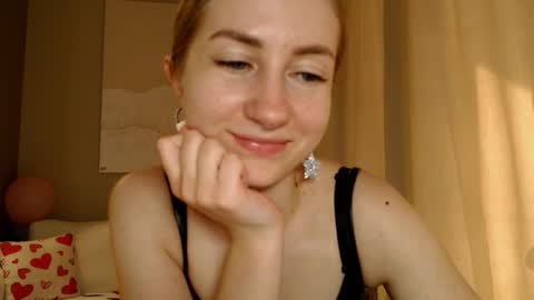 Snapshot of taliiyafiredream chatting on March 7, 2025, 12:45 pm Kira online show from March 7, 2025, 12:45 pm