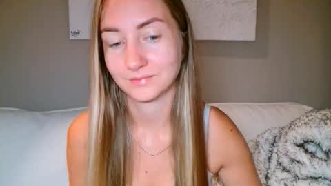 Snapshot of taliiyafiredream chatting on October 17, 2025, 6:38 am Kira online show from October 17, 2025, 6:38 am