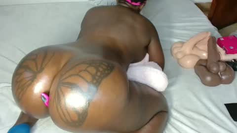 butterflyass online show from March 18, 2026, 2:53 pm