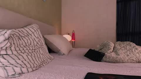 Snapshot of talkinghead7 chatting on October 22, 2025, 5:30 am Colin online show from October 22, 2025, 5:30 am