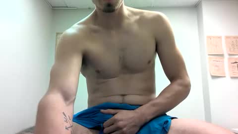 Snapshot of tallcockandhandsom chatting on December 2, 2025, 7:20 pm tallcockandhandsom online show from December 2, 2025, 7:20 pm