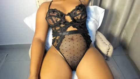 Snapshot of tallswipee chatting on October 23, 2025, 4:34 am Jade online show from October 23, 2025, 4:34 am