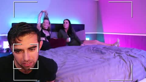 Snapshot of talltitsandtats chatting on December 14, 2024, 5:40 am talltitsandtats online show from December 14, 2024, 5:40 am