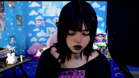 Alejandra Independent model online show from April 3, 2026, 9:51 am