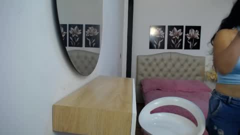 Snapshot of tamar4_f00x chatting on May 19, 2026, 12:44 pm Hi im sara online show from May 19, 2026, 12:44 pm