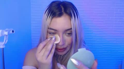 Snapshot of tamara_velezz chatting on February 2, 2026, 9:02 pm Tamara online show from February 2, 2026, 9:02 pm