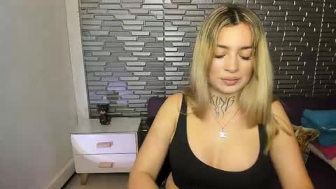 Snapshot of tamara_velezz chatting on May 8, 2026, 9:09 pm Tamara online show from May 8, 2026, 9:09 pm