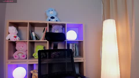 tammy_bellini_ online show from July 7, 2026, 12:42 pm