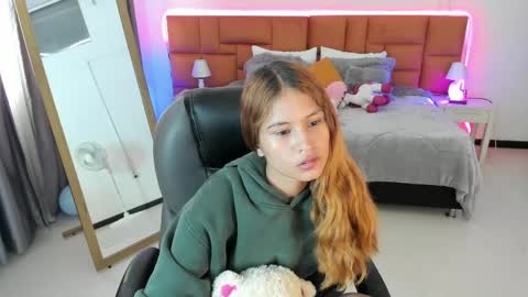 Tamy  online show from April 14, 2026, 8:04 pm