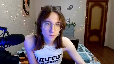 Snapshot of tangerine4dreams chatting on February 12, 2025, 12:33 pm Milena Kuprianova online show from February 12, 2025, 12:33 pm