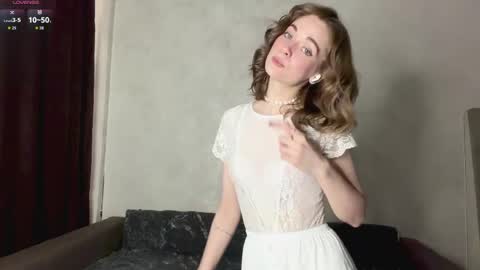 Mia online show from April 5, 2026, 10:34 am