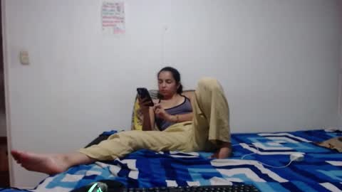 Angeline  Follow  online show from March 5, 2025, 2:36 am