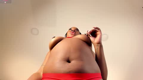 Snapshot of tanyacastello chatting on February 14, 2026, 9:17 am online show from February 14, 2026, 9:17 am