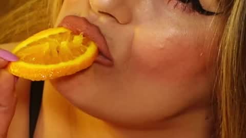 TanyaJade online show from April 18, 2026, 9:59 pm