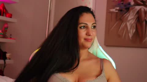 Snapshot of tanyakrosss chatting on January 13, 2025, 8:47 am Tania online show from January 13, 2025, 8:47 am