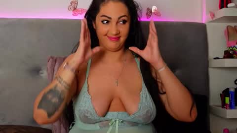 Snapshot of tanyakrosss chatting on October 11, 2025, 5:17 am Tania online show from October 11, 2025, 5:17 am