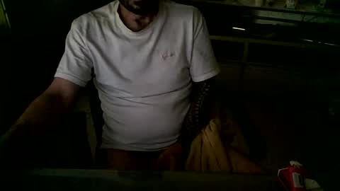 Snapshot of tarado_skype_cam chatting on January 6, 2026, 5:11 am tarado_skype_cam online show from January 6, 2026, 5:11 am