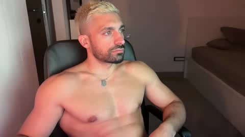 tarquit8 online show from September 10, 2025, 5:46 pm