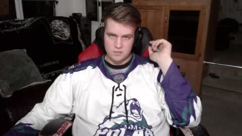 tarus333 online show from February 9, 2026, 3:21 am