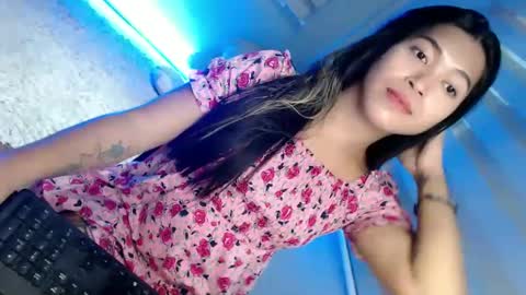 Snapshot of tasteofinnocent69 chatting on January 12, 2025, 5:45 am   online show from January 12, 2025, 5:45 am