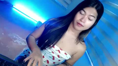 Snapshot of tasteofinnocent69 chatting on January 20, 2025, 7:36 am   online show from January 20, 2025, 7:36 am