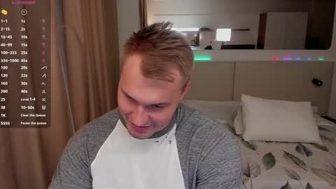 Snapshot of tasty_justin chatting on December 1, 2024, 9:04 pm My shows 2100500 UTC3 online show from December 1, 2024, 9:04 pm