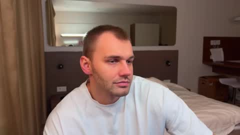 Snapshot of tasty_justin chatting on October 29, 2025, 7:15 pm My shows 2100500 UTC3 online show from October 29, 2025, 7:15 pm