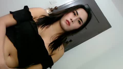 Vannesa online show from October 18, 2025, 5:46 pm