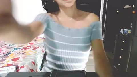 tatabebe online show from November 22, 2025, 2:21 am