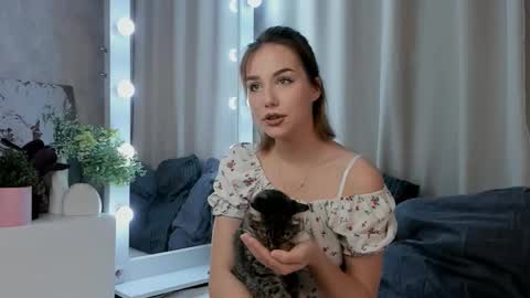 Snapshot of tate_angel chatting on September 17, 2025, 6:42 pm Tate online show from September 17, 2025, 6:42 pm