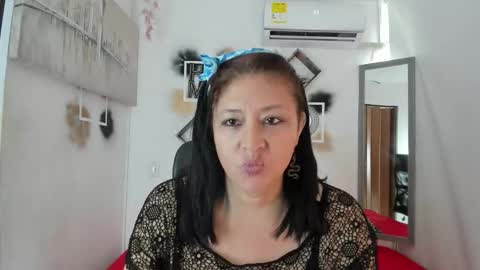 tatiana_sofiaa online show from October 4, 2025, 2:37 pm