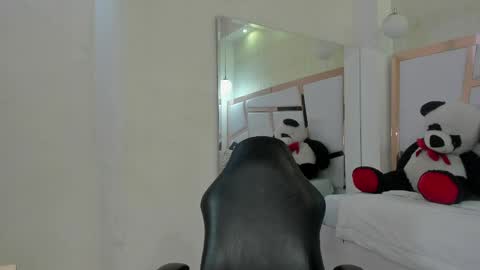 tatikanyx online show from May 28, 2026, 12:02 pm