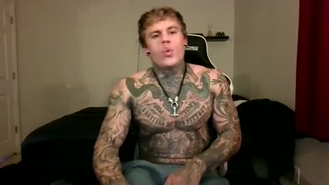 Snapshot of tatteddaddy9000 chatting on September 25, 2025, 1:31 am D-Man online show from September 25, 2025, 1:31 am