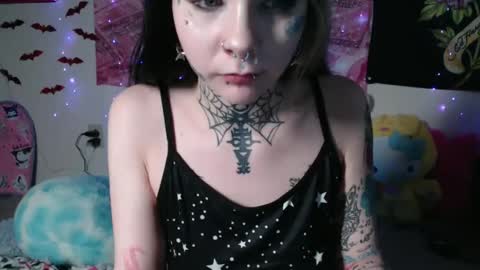 TattedThickandPretty online show from January 6, 2025, 1:41 pm