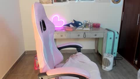 Snapshot of tattoed_bunny9 chatting on March 3, 2025, 6:04 am Rose Marie online show from March 3, 2025, 6:04 am