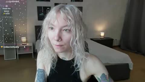 tattoo_artbaby online show from December 5, 2025, 1:47 am